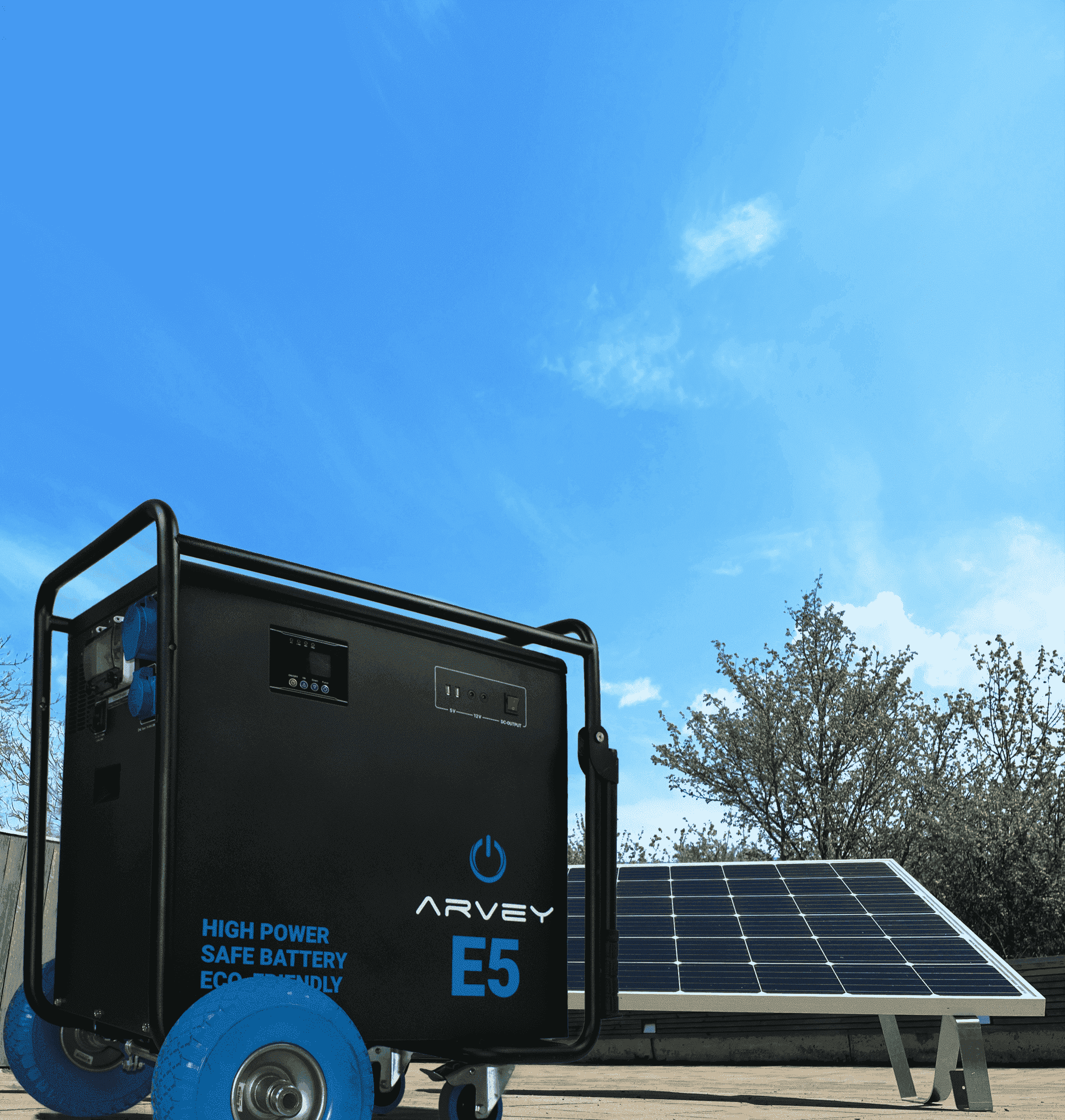 AXSOL ARVEY E5 mobiler rollbarer Batteriespeicher für professionelle Einsätze Baustelle Baustrom im Außenbereich mit Solaranlage